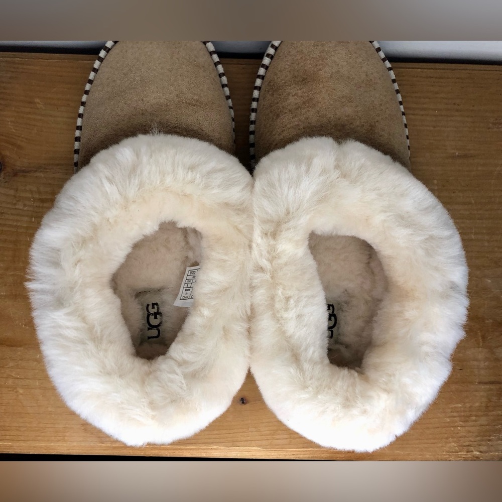 S⭕️LD‼️New Ugg Women’s Wrin Slippers Chestnut Size 6 - Picture 6 of 10